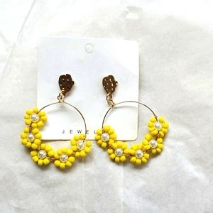 Boho daisy yellow beaded Flower dangle earrings